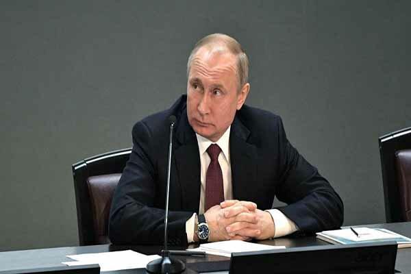 پوتین دخالت مسکو در انتخابات آمریکا را خنده دار خواند