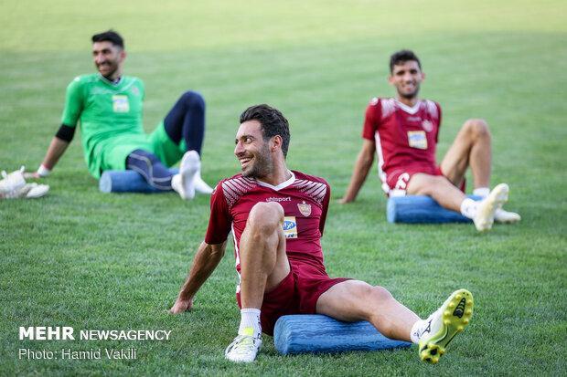 بیرانوند در تمرین پرسپولیس حاضر شد، دو بازیکن مازاد نیامدند بیرانوند در تمرین پرسپولیس حاضر شد، دو بازیکن مازاد نیامدند