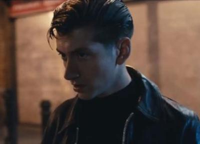 متن و ترجمه آهنگ Whyd You Only Call Me When Youre High? از Arctic Monkeys