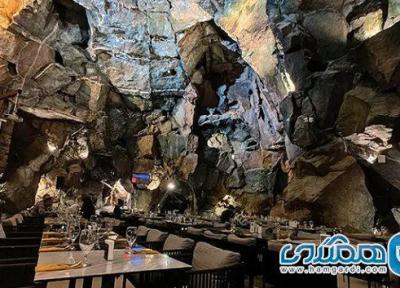 پرطرفدارترین رستوران های کیش در پاییز 1404: تحلیل ترندهای جستجوی گوگل و تعاملات اینستاگرام